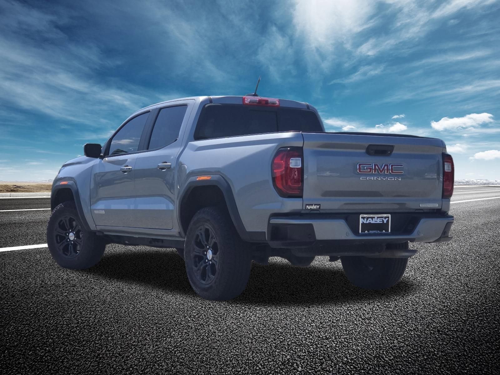 Used 2024 GMC Canyon Elevation w/ Elevation Premium Package RWD image 17
