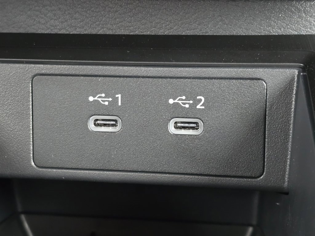 New 2026 Nissan Kicks SR w/ Cold Weather Package image 6