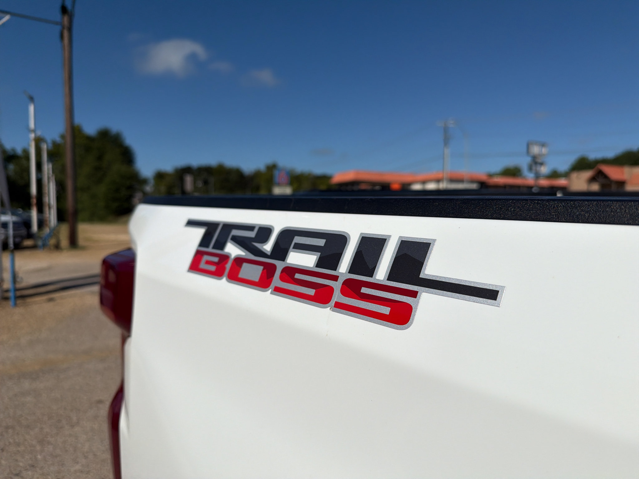 Used 2024 Chevrolet Silverado 1500 Custom Trail Boss w/ LPO, Dark Essentials Package AWD/4WD image 39