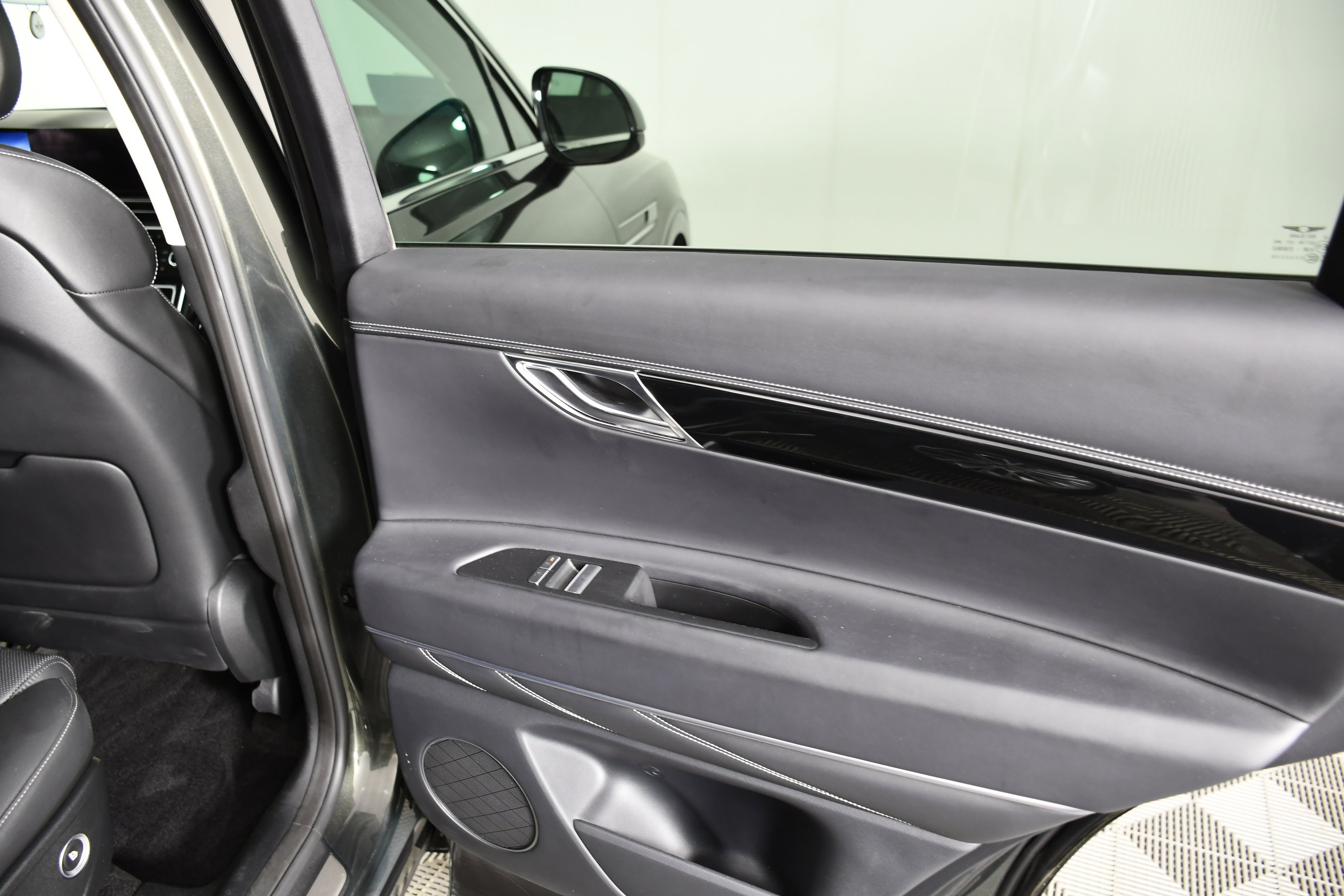 Used 2025 Genesis GV80 2.5T Standard image 43