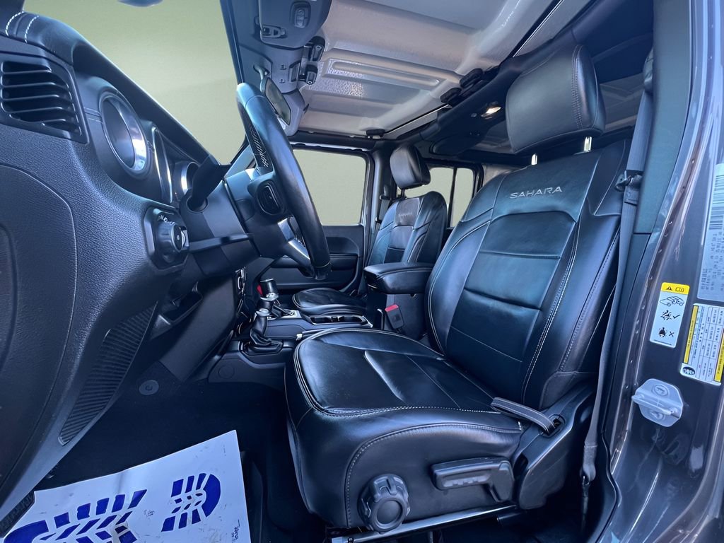 Used 2018 Jeep Wrangler Unlimited Sahara w/ Cold Weather Group image 23