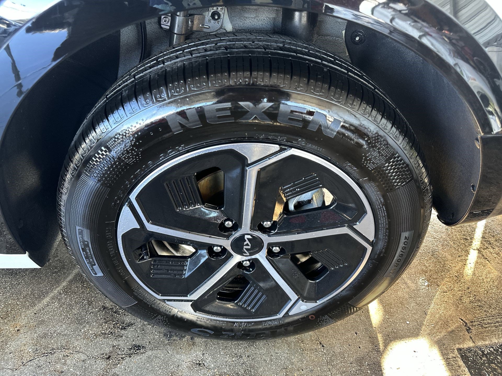 Certified 2024 Kia Niro SX image 19