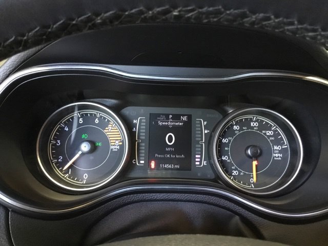 Used 2019 Jeep Cherokee Latitude Plus AWD/4WD image 25