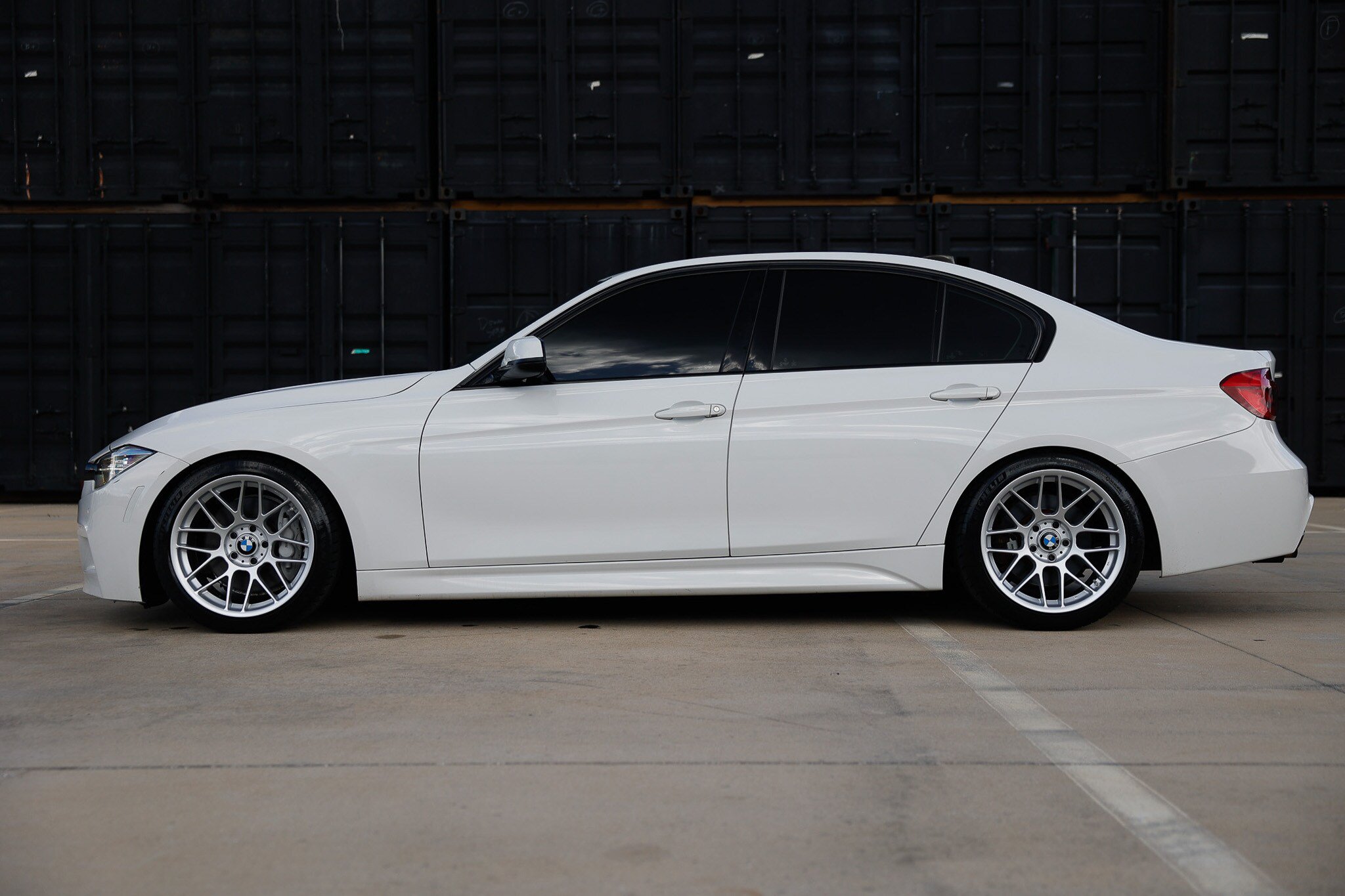 Used 2016 BMW 340i xDrive Sedan AWD/4WD image 4