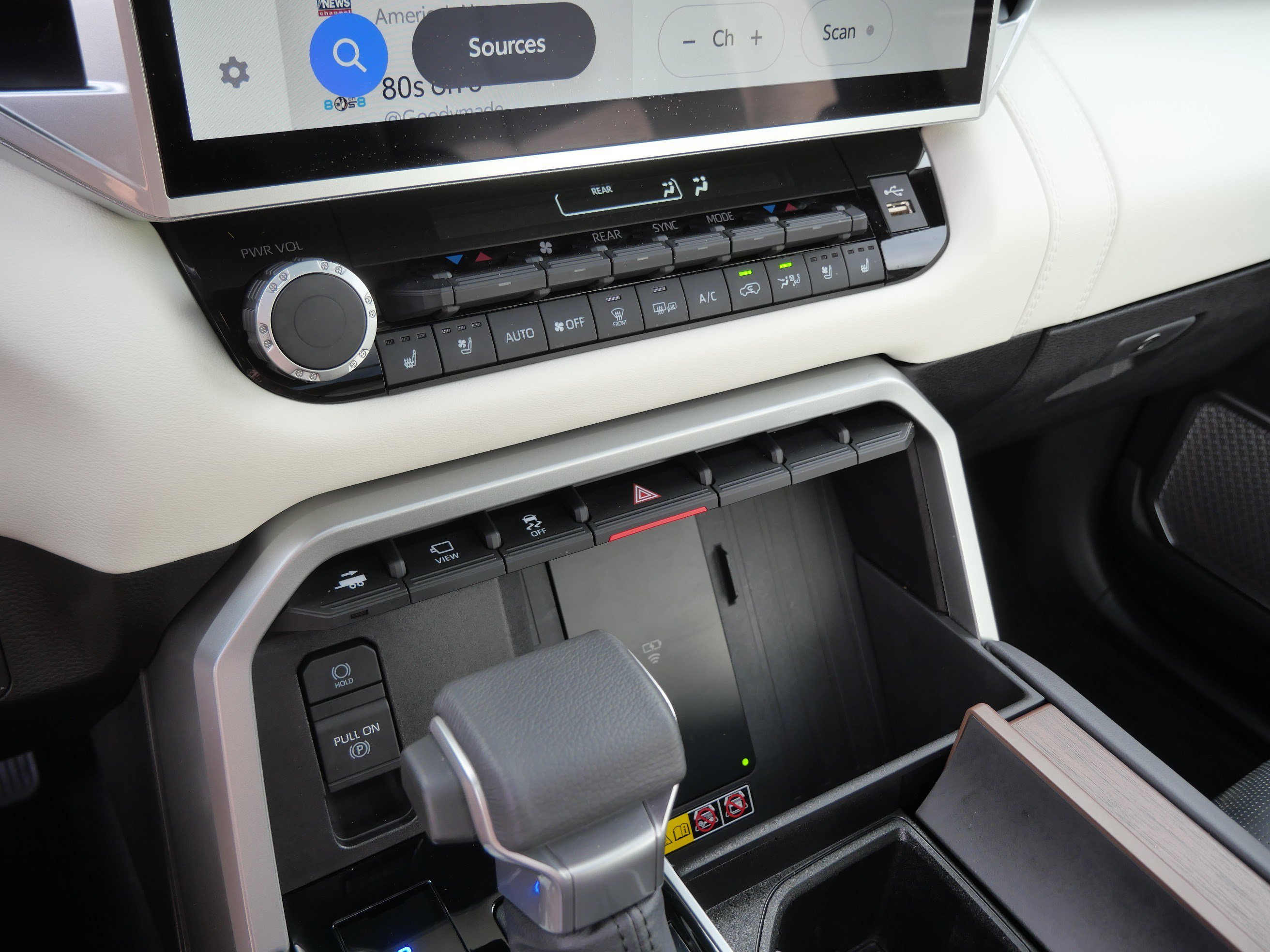 Certified 2025 Toyota Sequoia Capstone AWD/4WD image 24