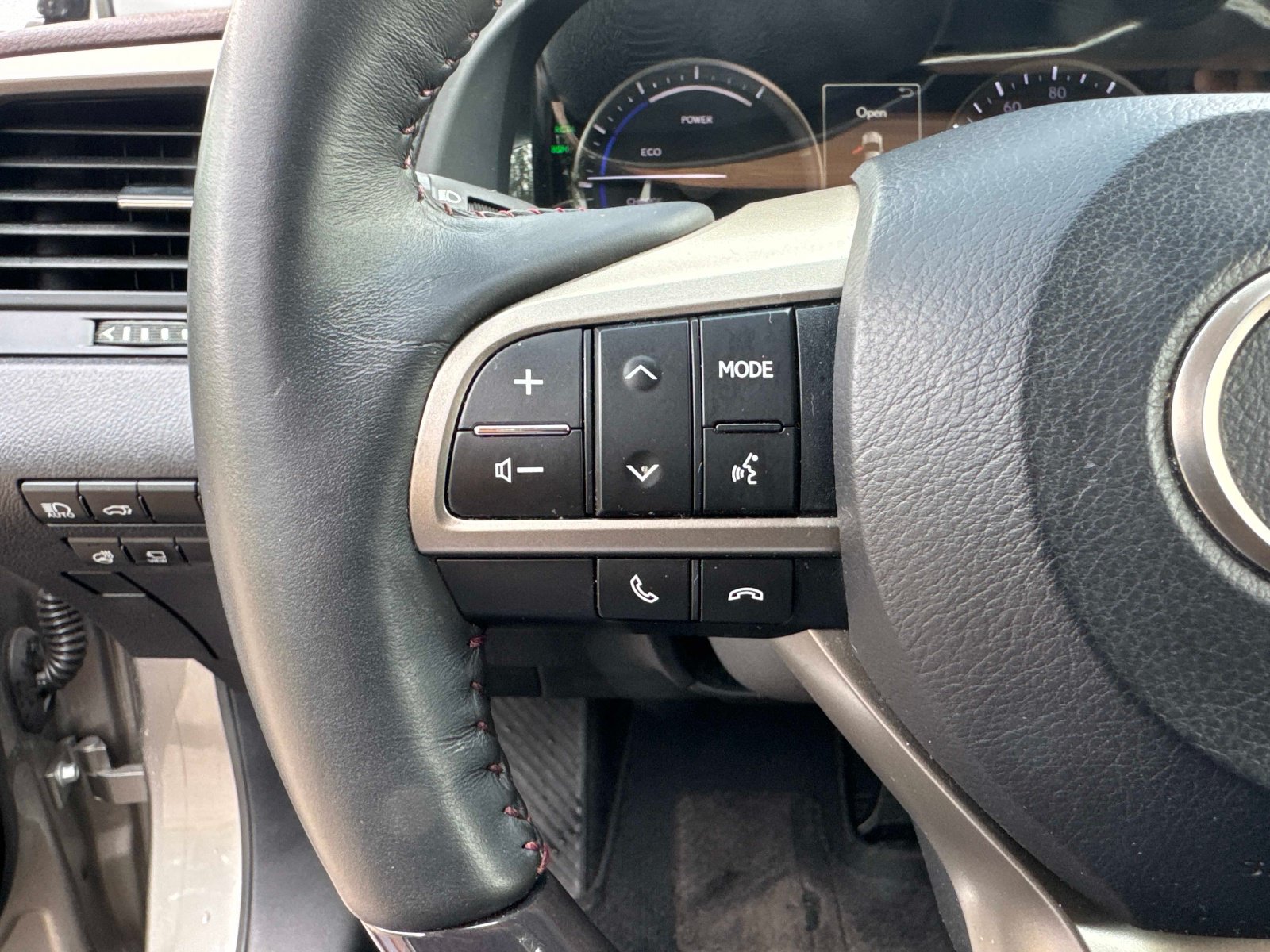 Used 2017 Lexus RX 450h AWD w/ Luxury Package image 32