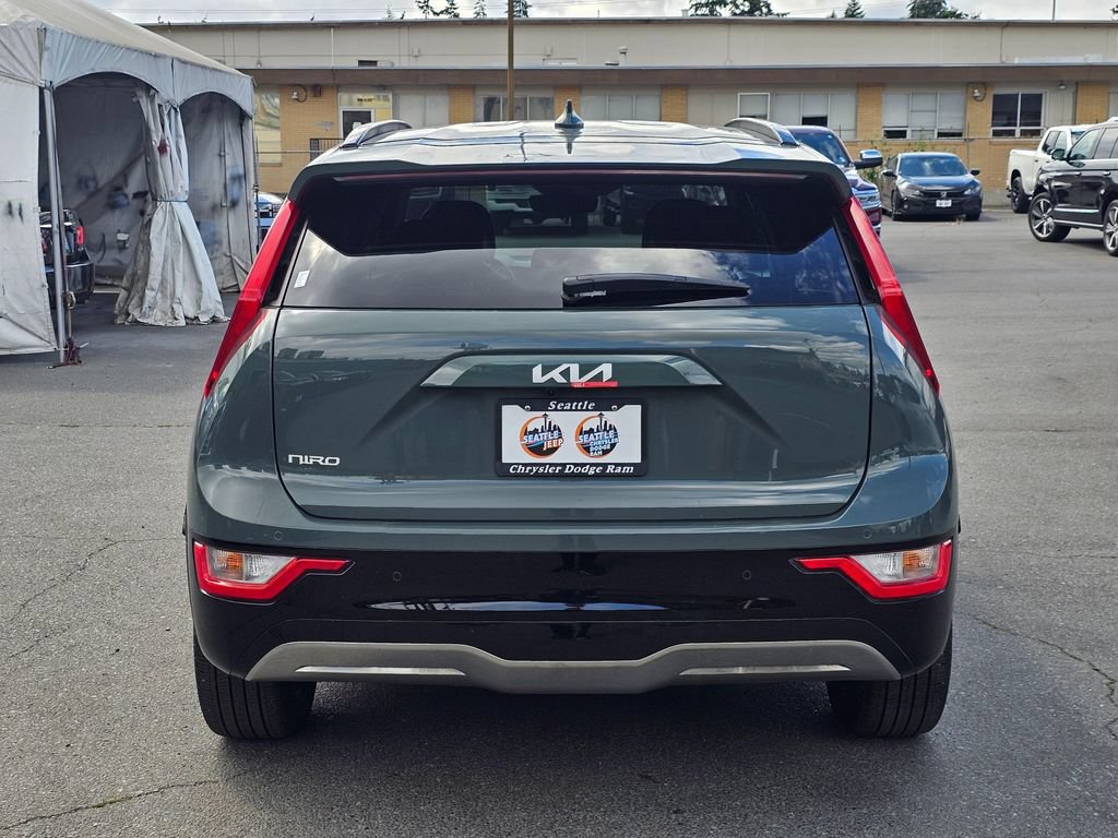 Used 2025 Kia Niro Wind w/ Wind Preserve Package FWD image 6