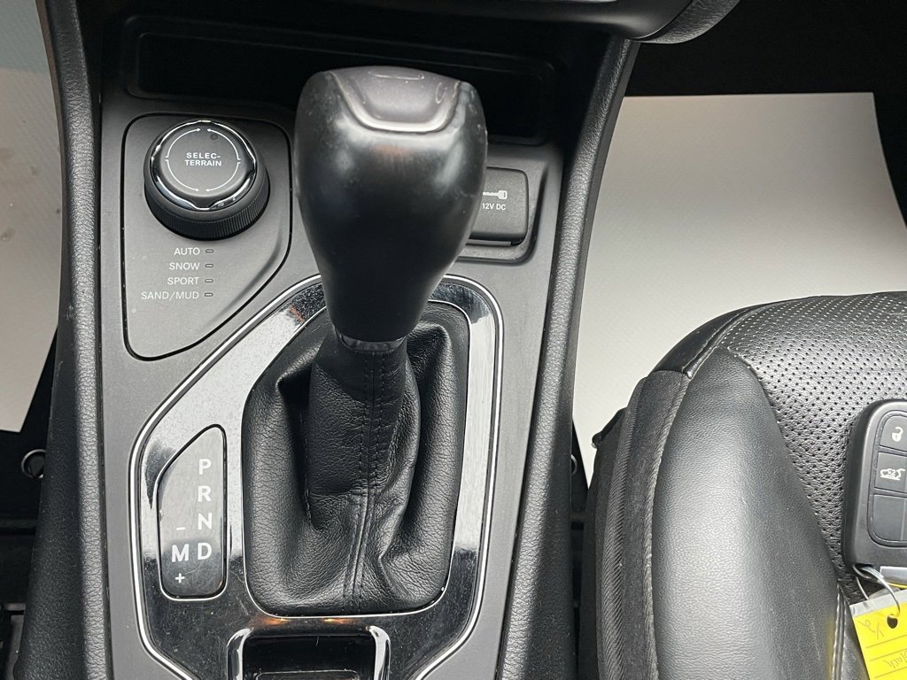 Used 2020 Jeep Cherokee Limited image 34