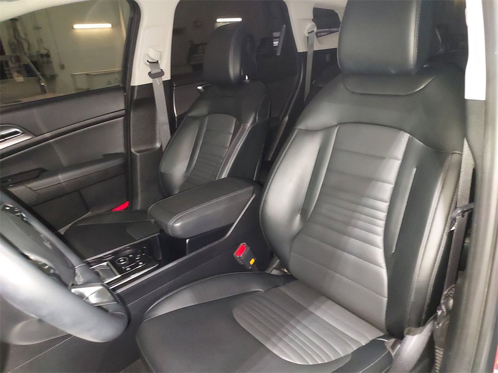 Used 2025 Kia Sportage SX image 17