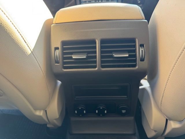 Used 2019 Jaguar F-PACE Prestige image 36