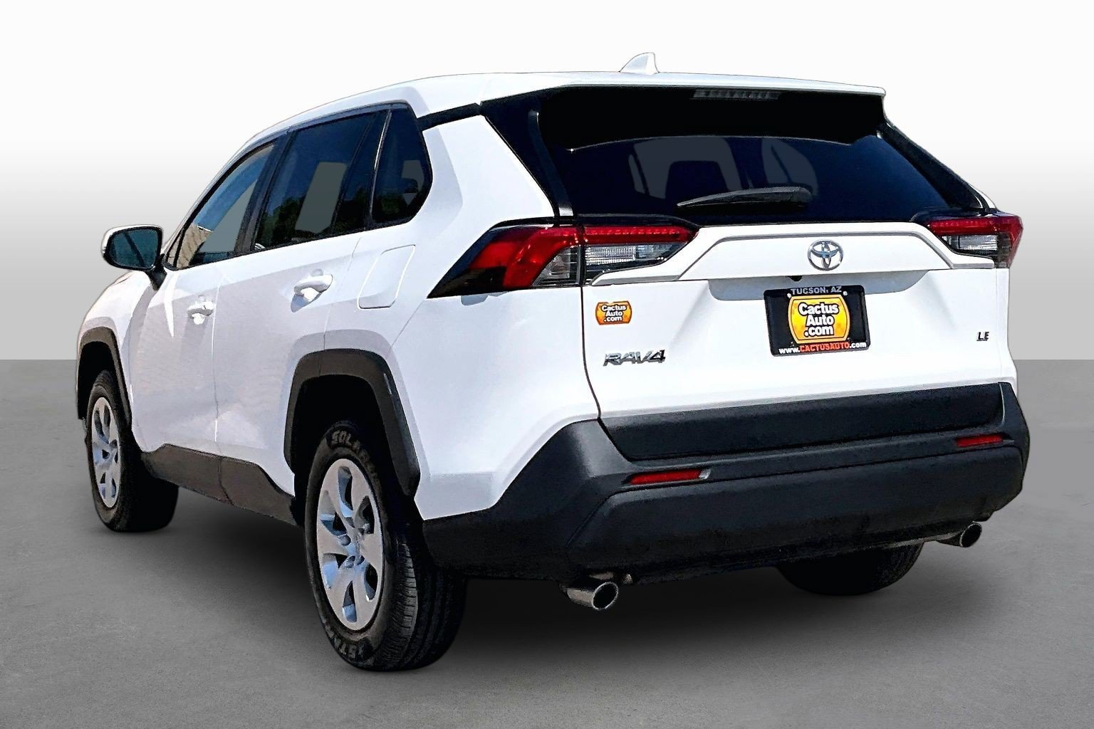 Used 2022 Toyota RAV4 LE FWD image 11
