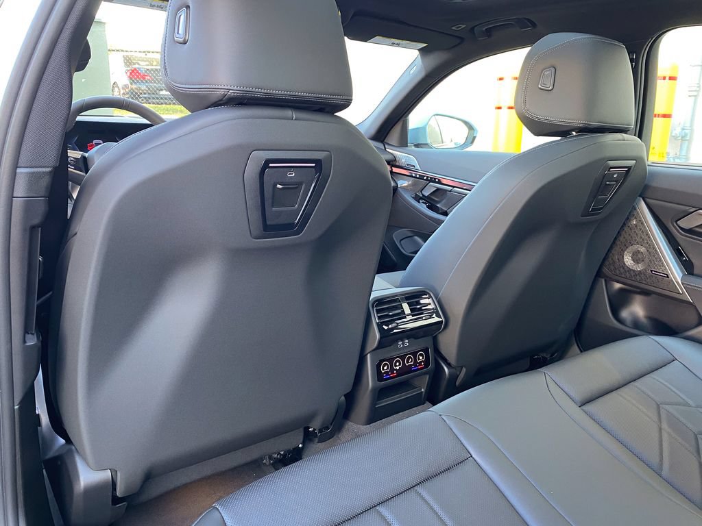 New 2027 BMW 550e xDrive w/ Executive Package AWD/4WD image 35