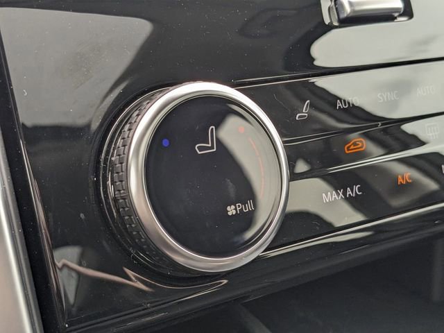 Used 2024 Land Rover Discovery S image 29