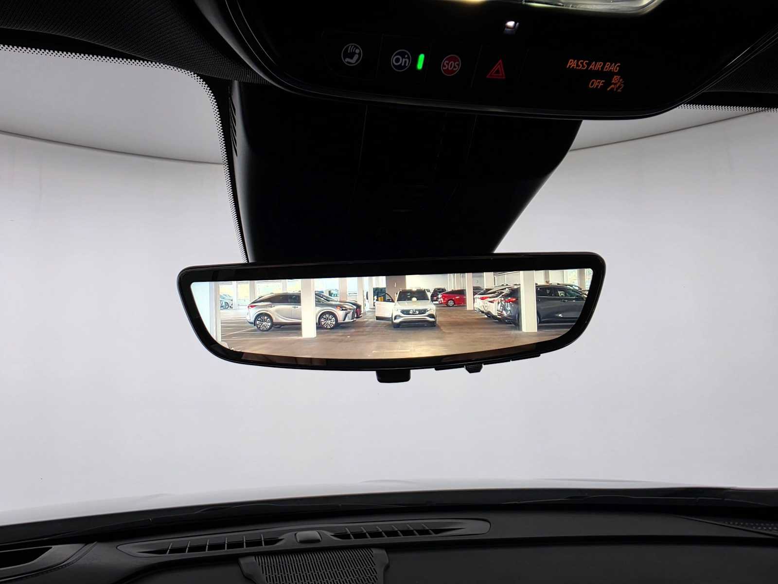 Used 2025 Buick Enclave Avenir w/ Super Cruise Package FWD image 31