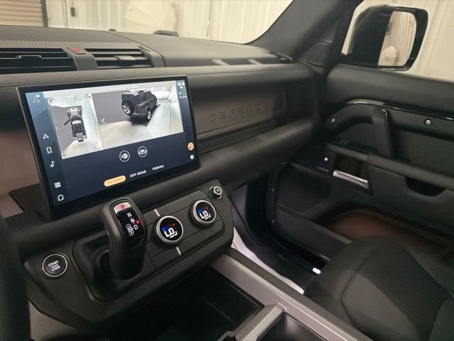 Used 2025 Land Rover Defender 110 V8 AWD/4WD image 33