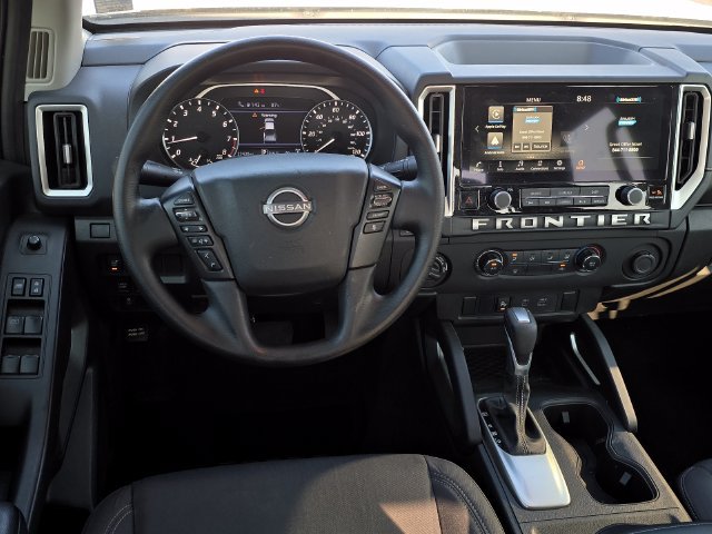 Used 2025 Nissan Frontier SV AWD/4WD image 11