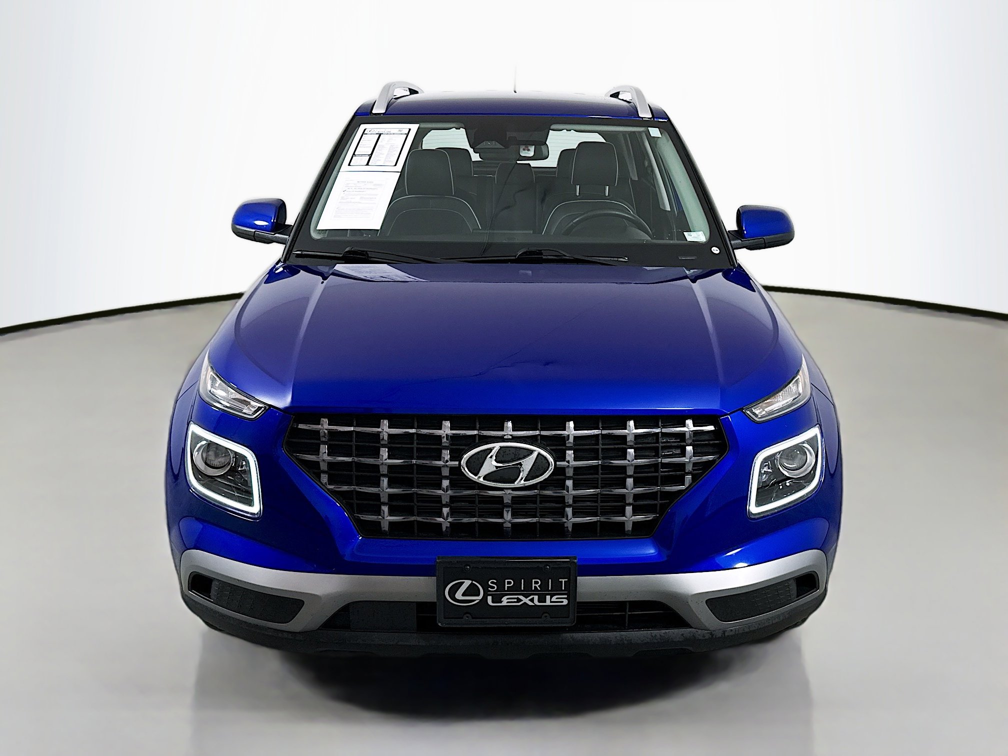 Used 2023 Hyundai Venue Limited image 2