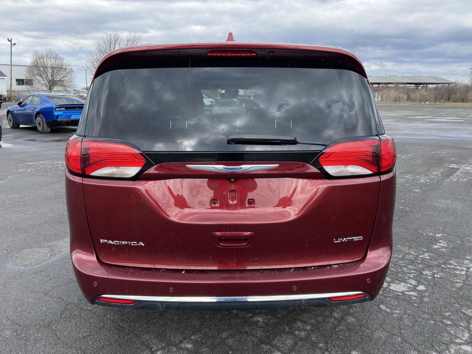 Used 2019 Chrysler Pacifica Limited w/ Advanced Safetytec Group image 13