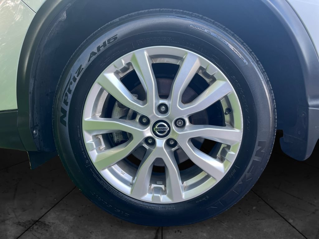 Used 2021 Nissan Rogue Sport SV AWD/4WD image 14