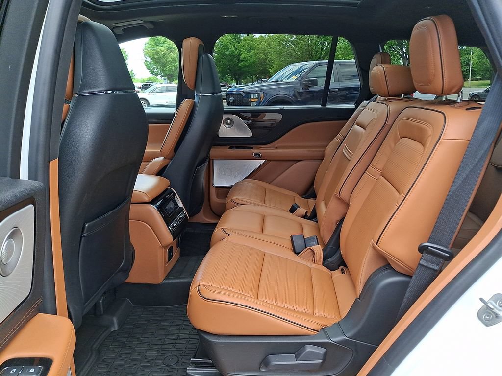 Certified 2023 Lincoln Aviator Black Label w/ Dynamic Handling Package AWD/4WD image 13