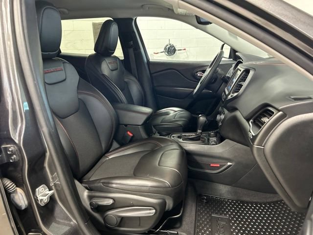 Used 2022 Jeep Cherokee Trailhawk w/ Sound & Nav Group AWD/4WD image 12