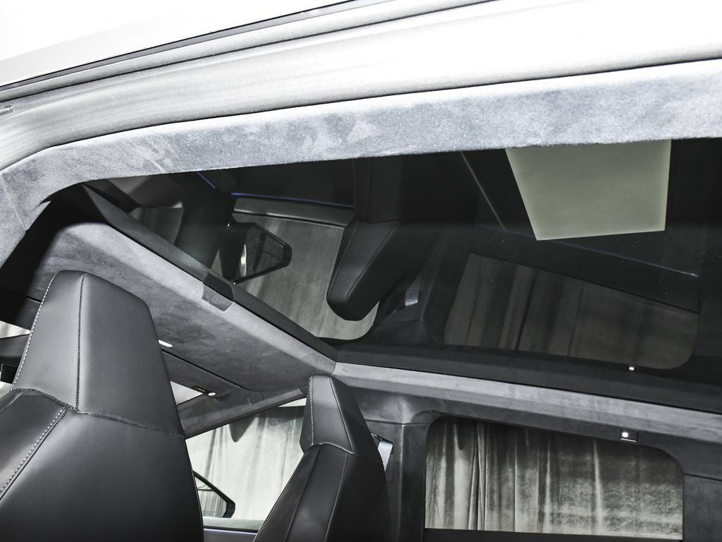 Used 2025 Tesla Cybertruck AWD Crew Cab image 55