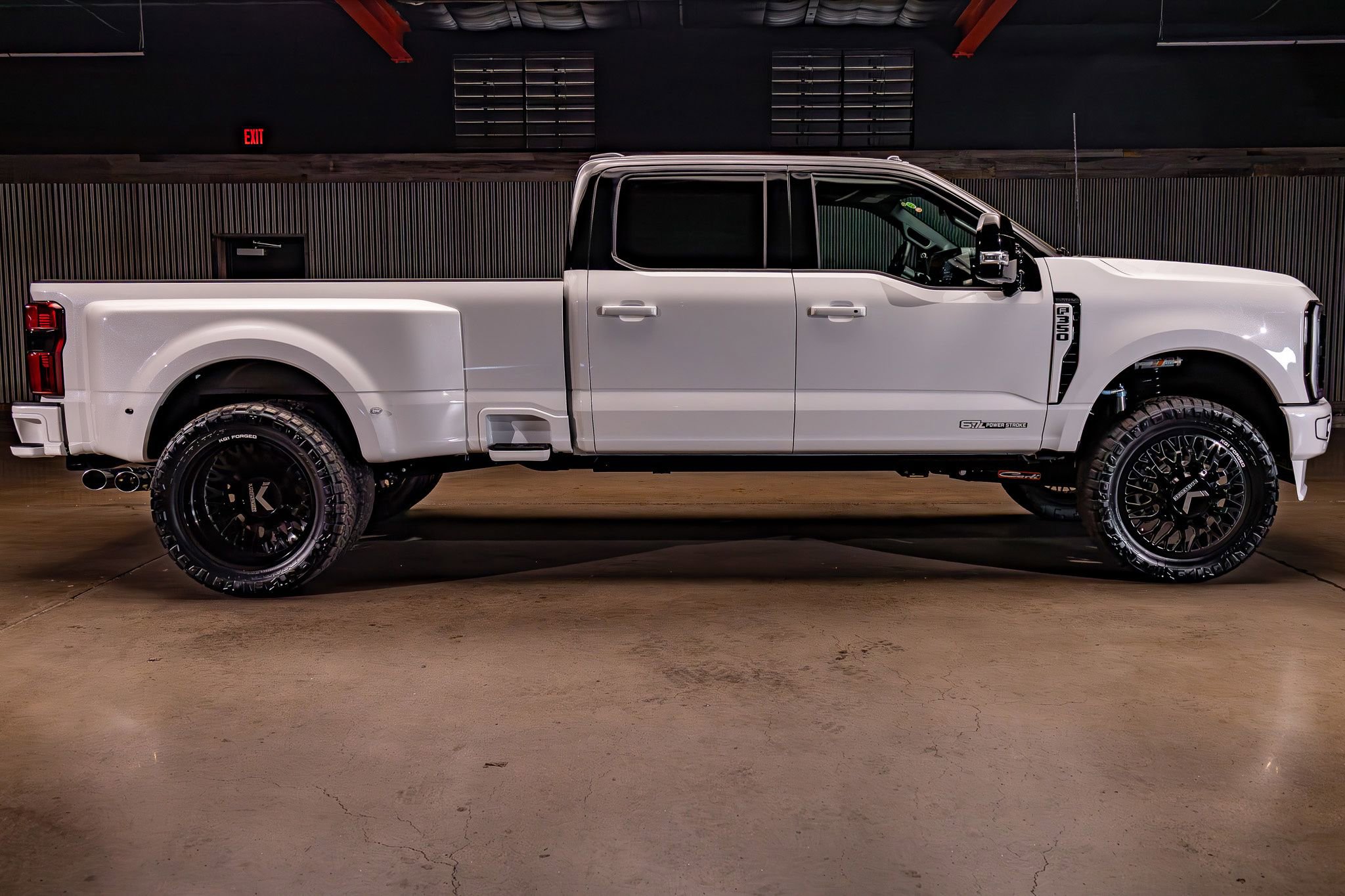 Used 2026 Ford F350 Platinum AWD/4WD image 11