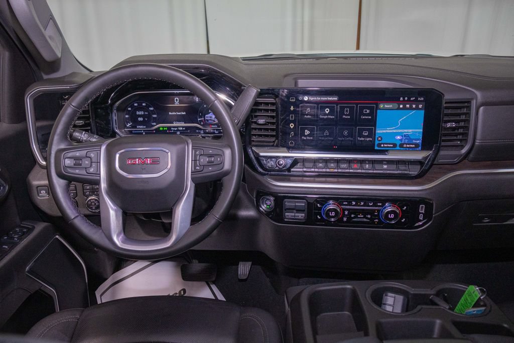 Used 2025 GMC Sierra 1500 SLT AWD/4WD image 16