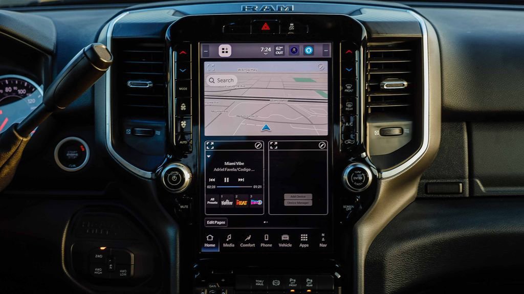 New 2026 RAM 2500 Big Horn AWD/4WD image 17