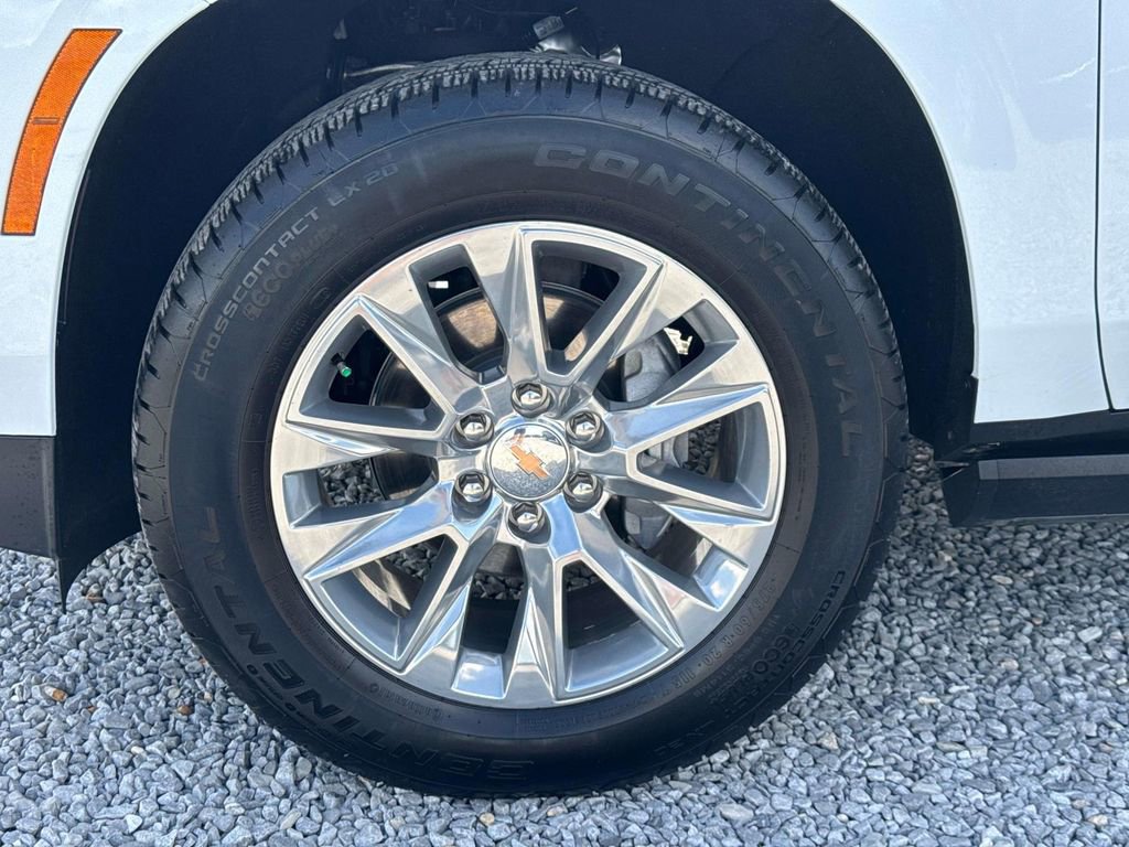 New 2026 Chevrolet Suburban Premier RWD image 4