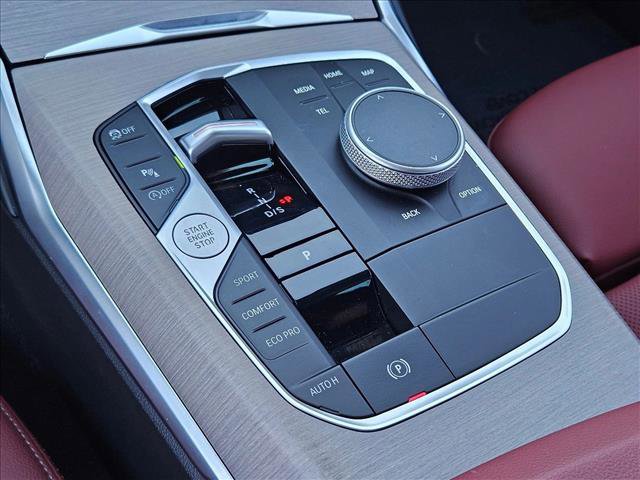 Used 2025 BMW 330i Sedan w/ Premium Package image 11