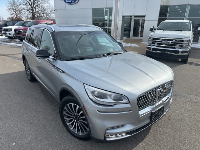 Used 2023 Lincoln Aviator Reserve w/ Equipment Group 201A image 6