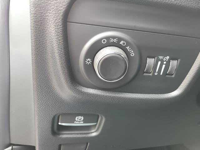 New 2025 Jeep Grand Cherokee Altitude image 8