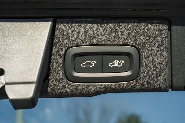 New 2026 Volvo XC60 T8 Plus image 11