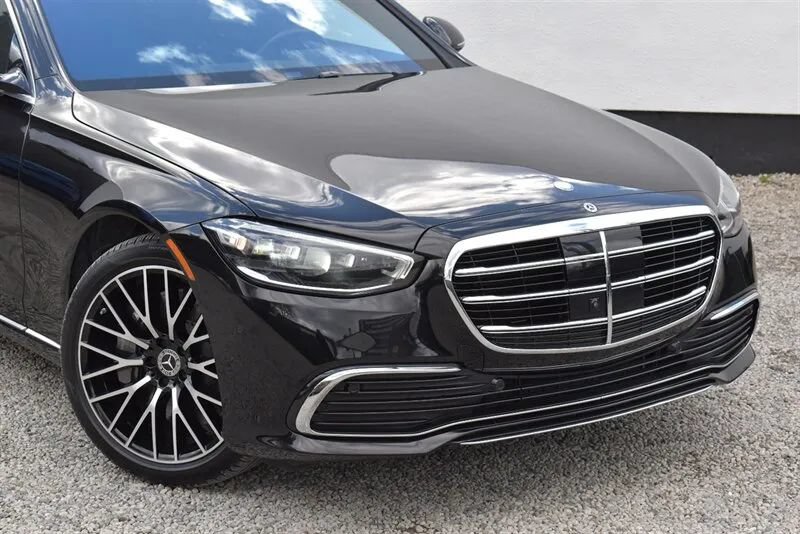 Used 2024 Mercedes-Benz S 500 4MATIC image 2