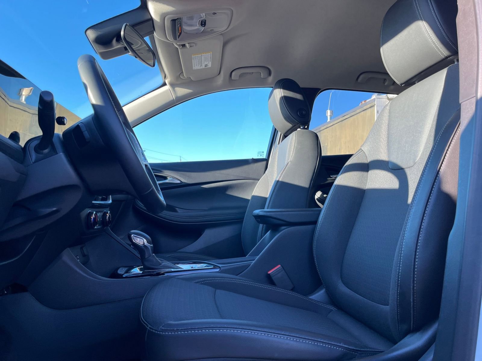 Used 2025 Buick Encore GX Preferred image 27