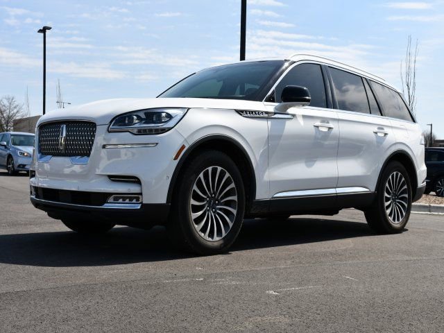 Used 2022 Lincoln Aviator Reserve w/ Equipment Group 201A image 3