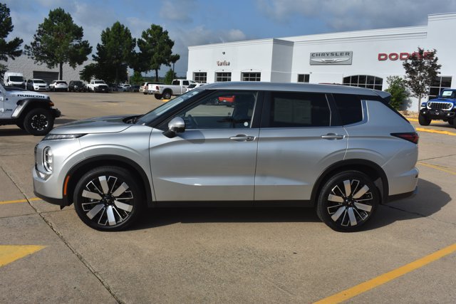 Used 2025 Mitsubishi Outlander SE FWD image 10