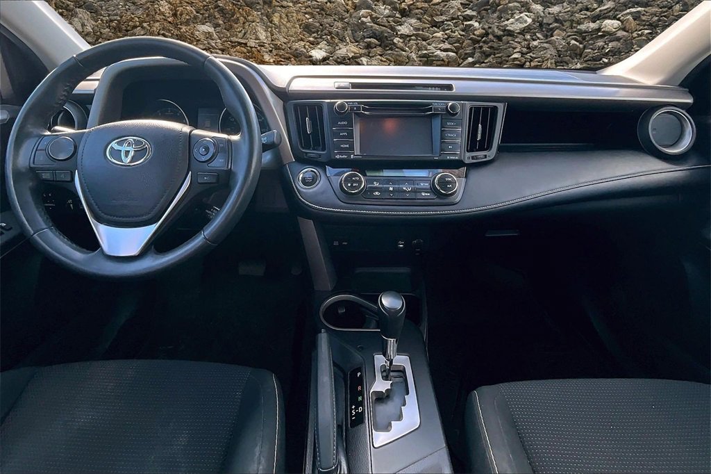 Used 2018 Toyota RAV4 XLE image 13