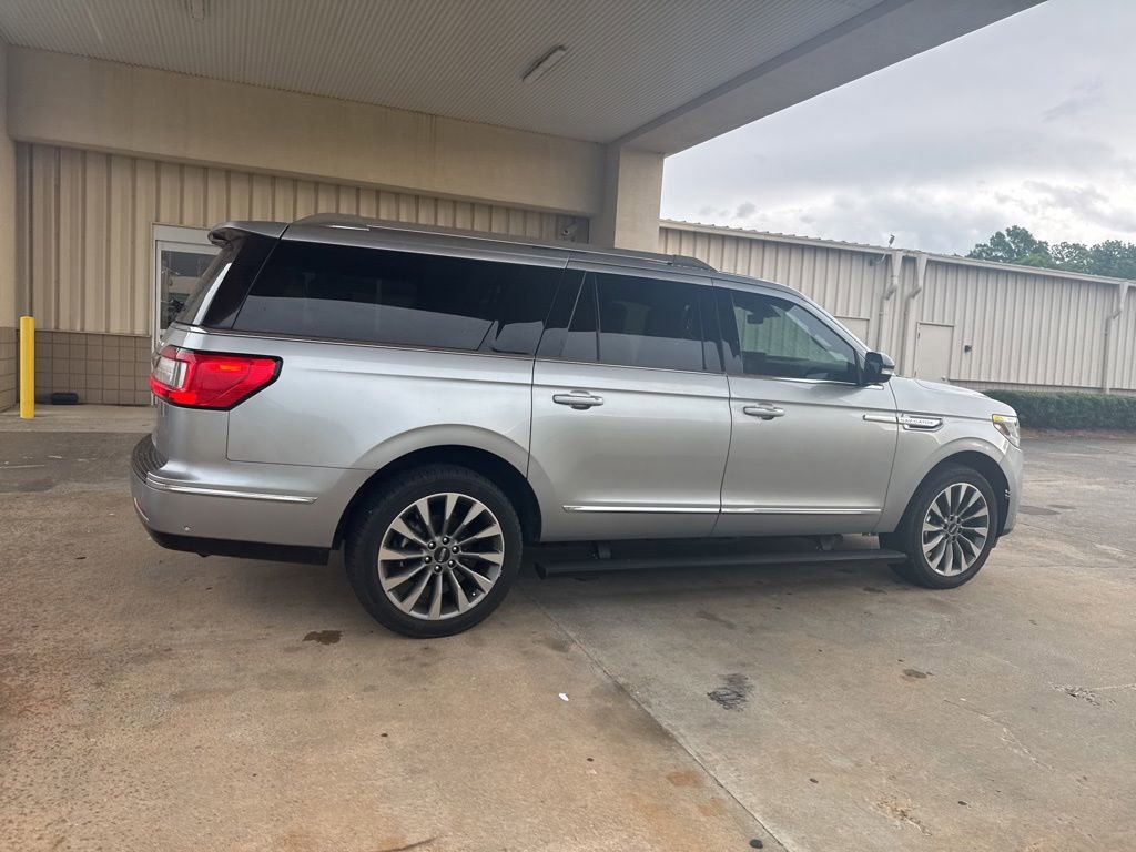 Used 2020 Lincoln Navigator L Reserve w/ Luxury Package AWD/4WD image 12