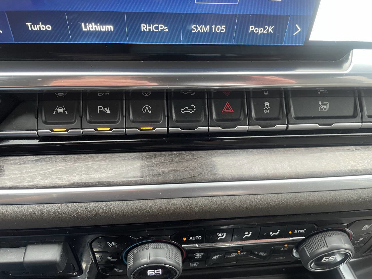 Used 2022 Chevrolet Silverado 1500 LTZ w/ LTZ Convenience Package II image 18