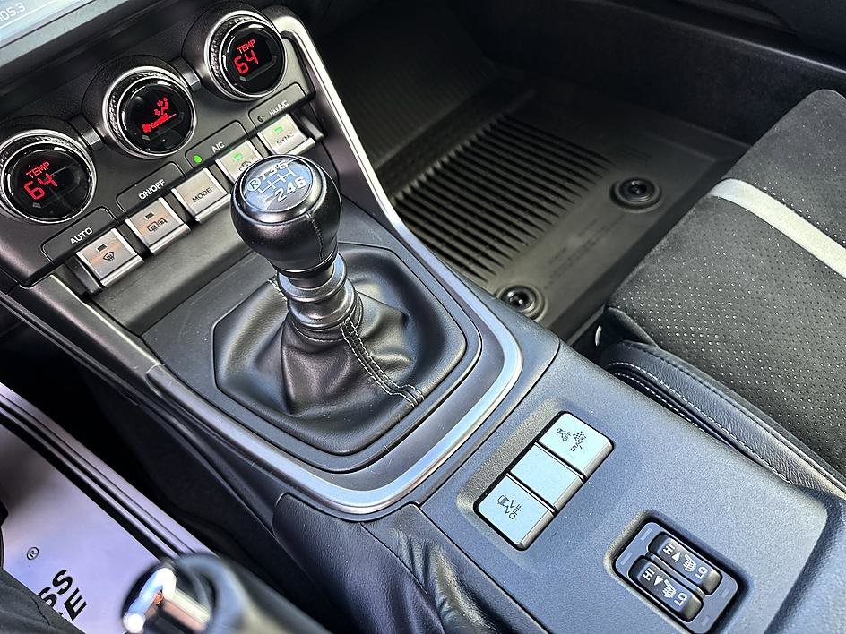 Used 2025 Toyota GR86 Premium w/ Performance Package image 16