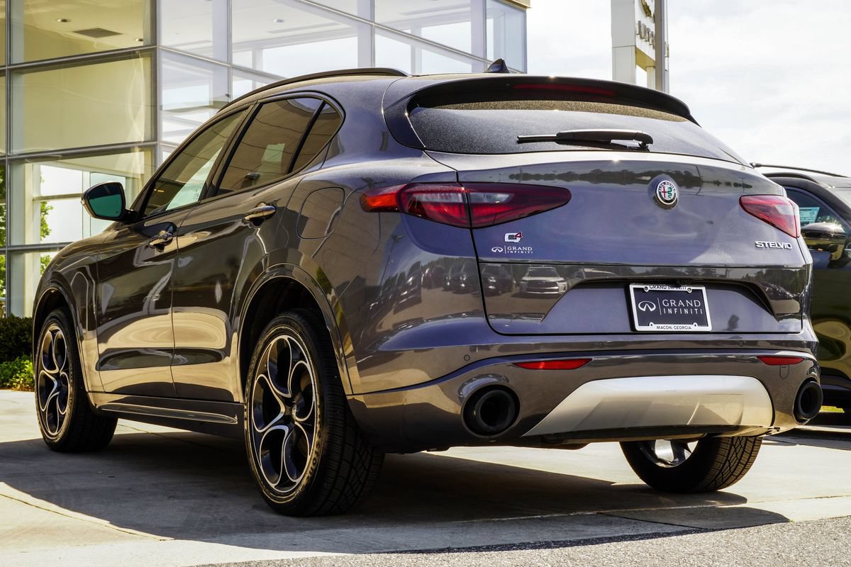 Used 2023 Alfa Romeo Stelvio Ti AWD/4WD image 10