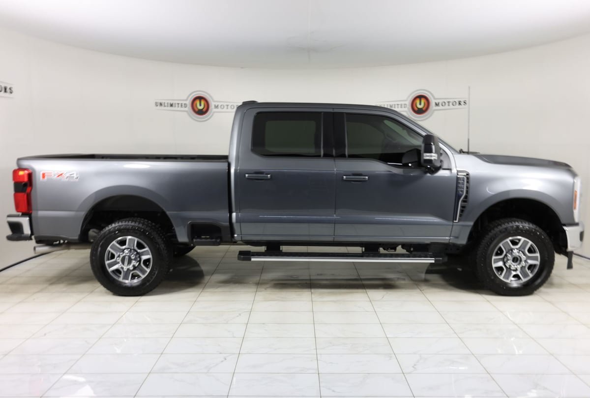 Used 2026 Ford F350 Lariat AWD/4WD image 2