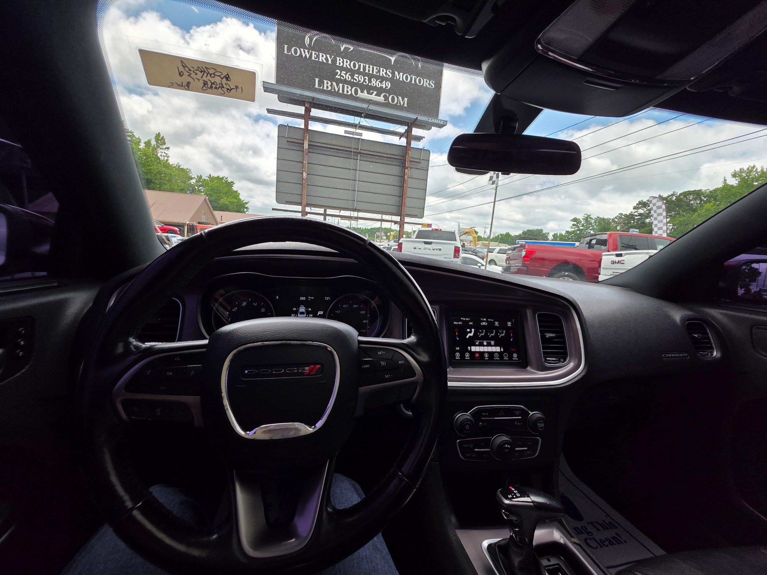 Used 2019 Dodge Charger SXT w/ Leather Interior Group RWD image 13