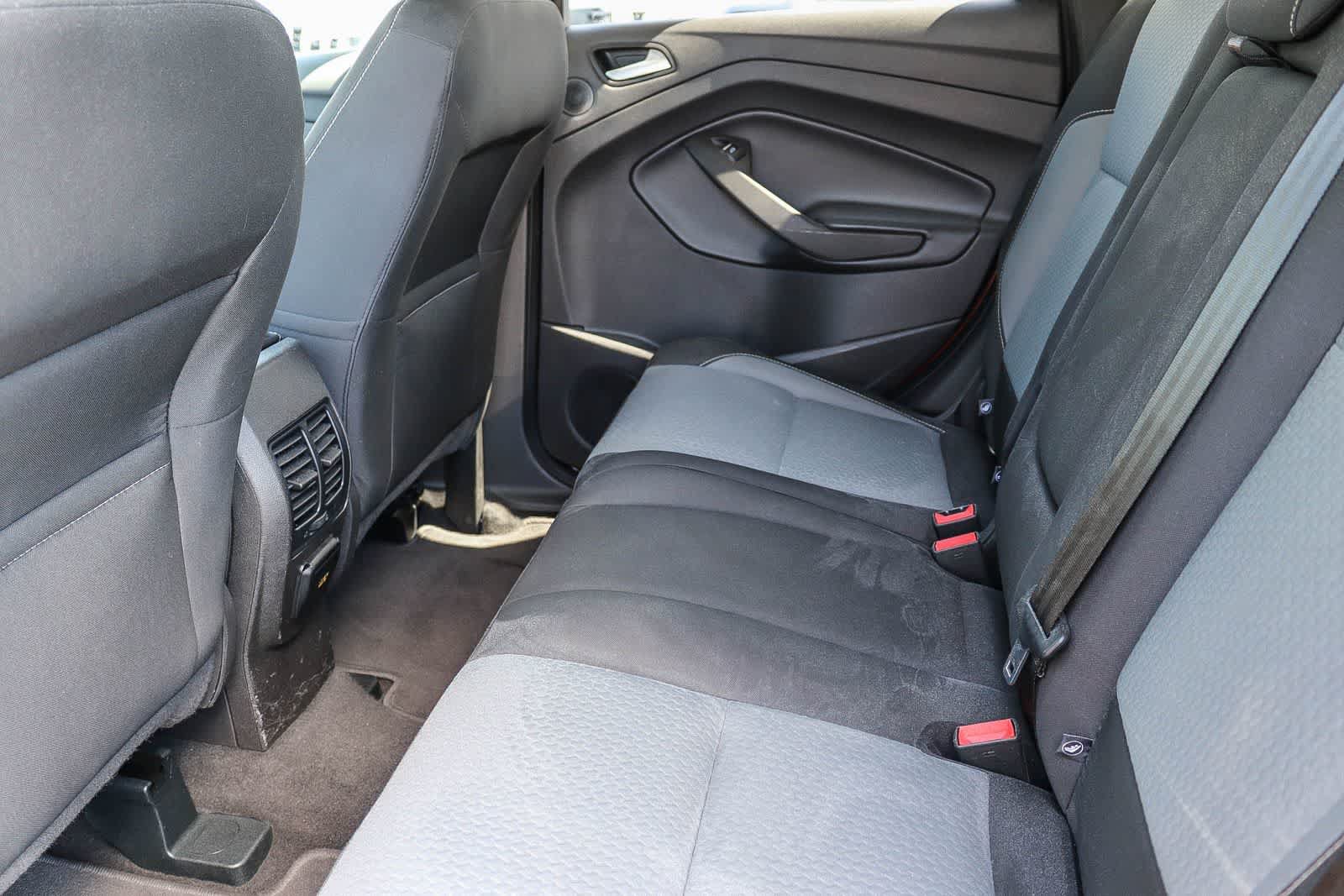 Used 2017 Ford Escape SE w/ Equipment Group 201A FWD image 18