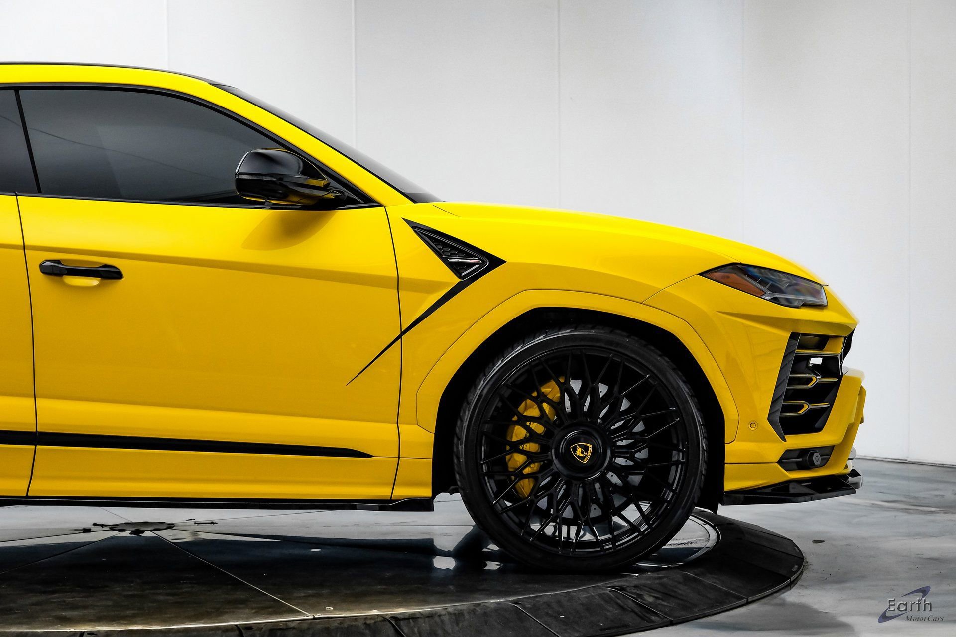 Used 2021 Lamborghini Urus image 24