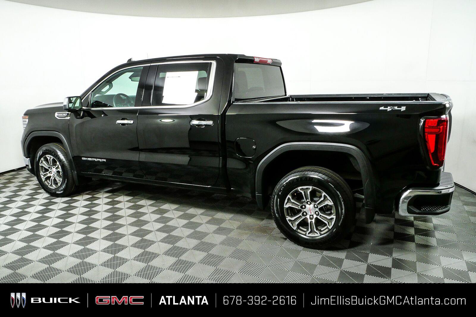 Used 2026 GMC Sierra 1500 SLT AWD/4WD image 28