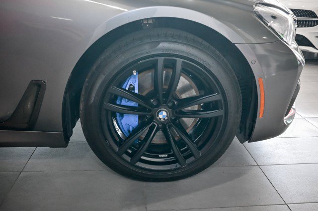 Used 2019 BMW 750i xDrive w/ M Sport Package AWD/4WD image 40