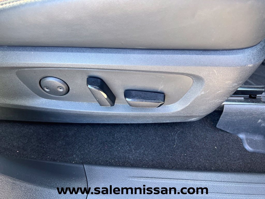 Used 2024 Nissan Pathfinder Platinum AWD/4WD image 25